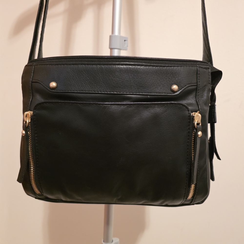 Elegant Black Leather Shoulder Bag